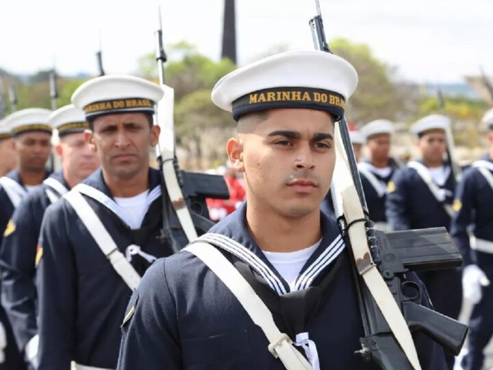 Marinha abre concurso com 132 vagas para nível superior e salário inicial de R$ 9,6 mil; confira cargos